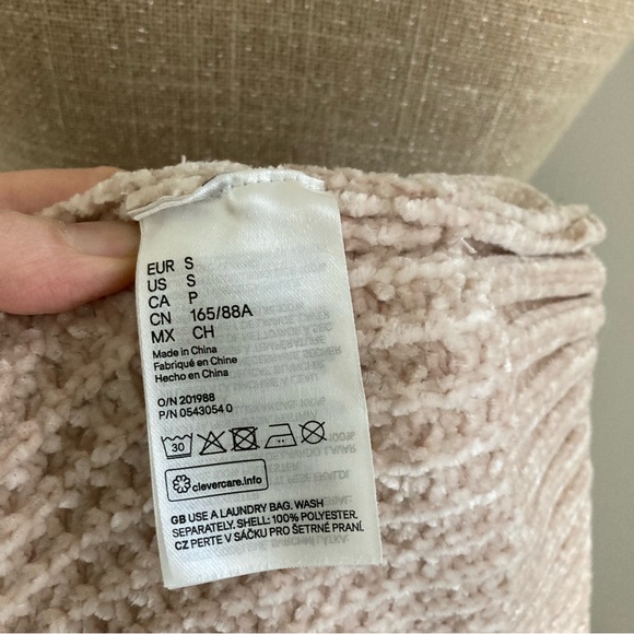 H&M Waffle Crop Sweater - Picture 5 of 5